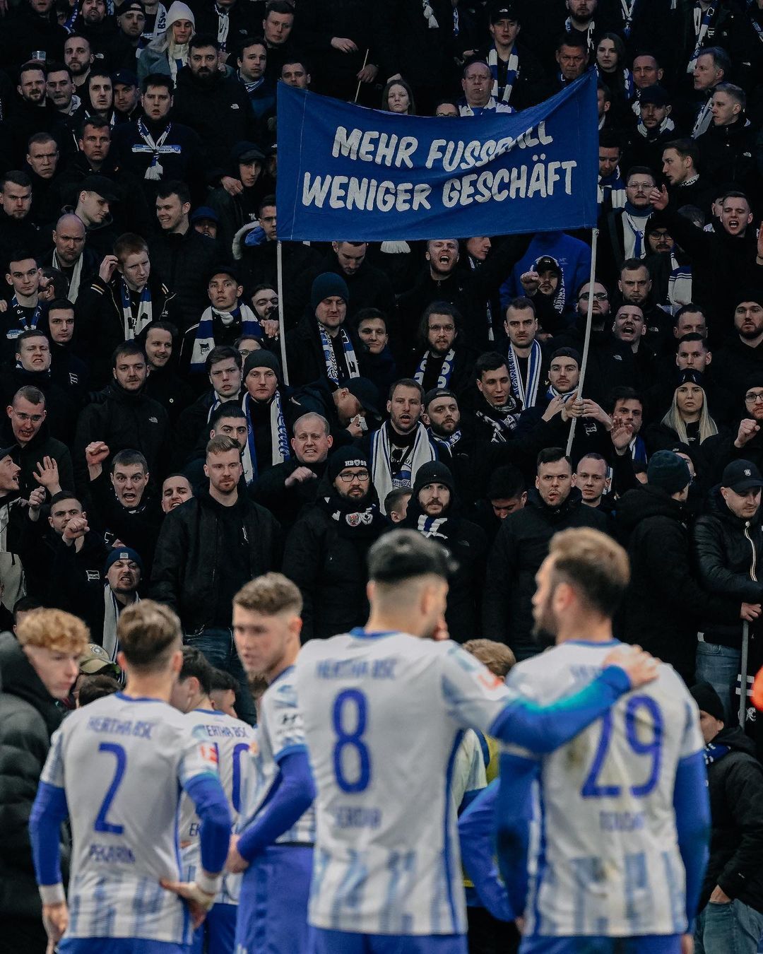 开云体育官网-柏林赫塔主场告负，德比失利