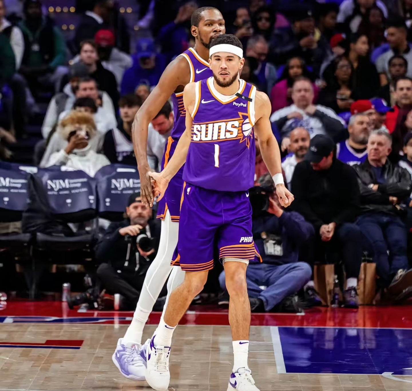 开云体育下载-关于法国男篮力克步行者，布克制霸全场的信息