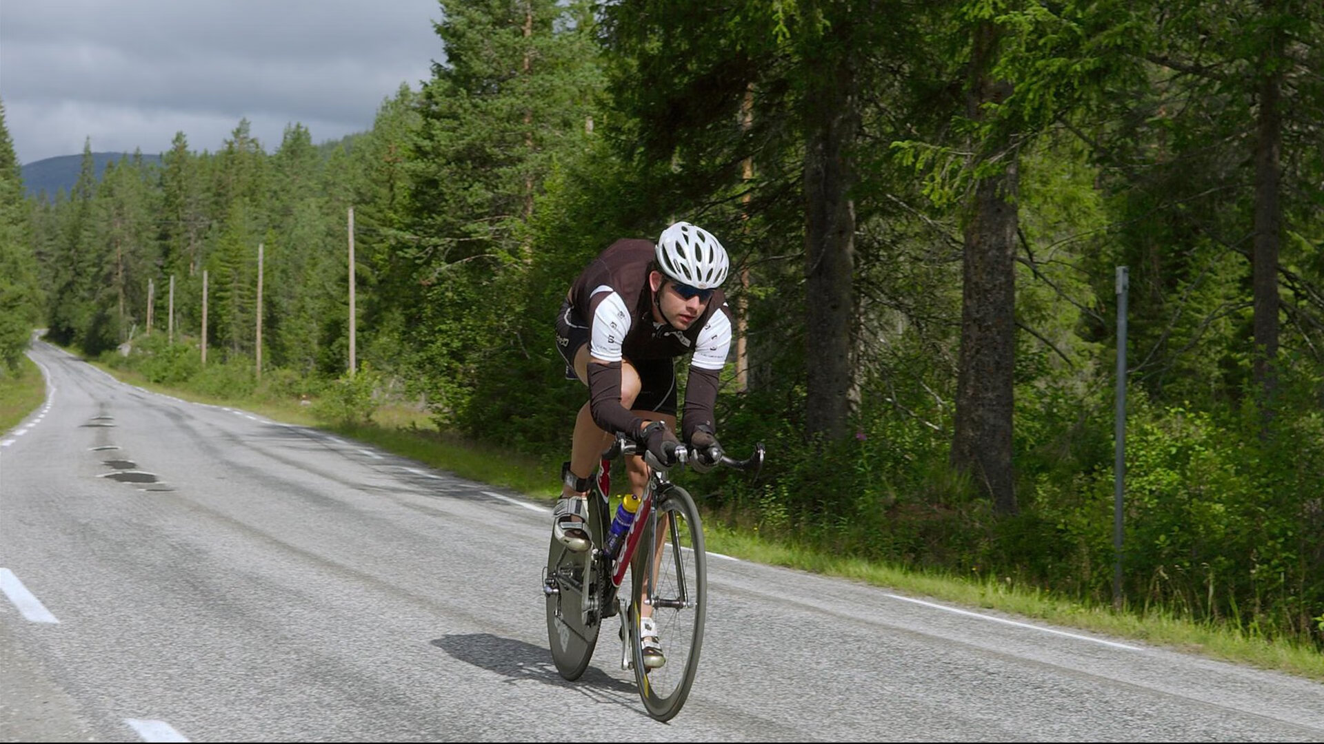 开云体育入口-压力下的艺术，李刚仁的爆发与里昂的战术制霸如何击溃多特蒙德